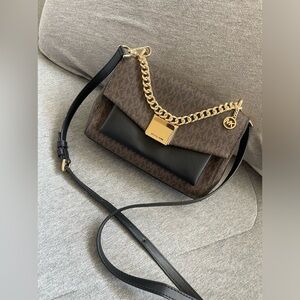 Michael kors crossbody bag